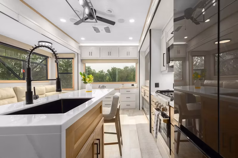2026 Forest River Sandpiper Fifth Wheels 3900HBLR - Image 9