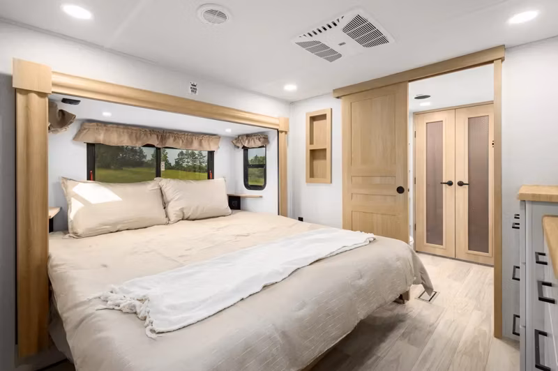 2026 Forest River Sierra Fifth Wheels 3900HBLR - Image 13