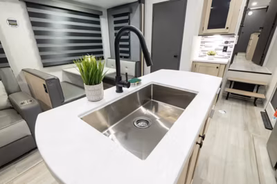 2026 Forest River Wildcat Fifth Wheels 37BEST 5