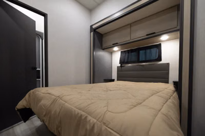 2026 Forest River Wildcat Fifth Wheels 402BEDS 17