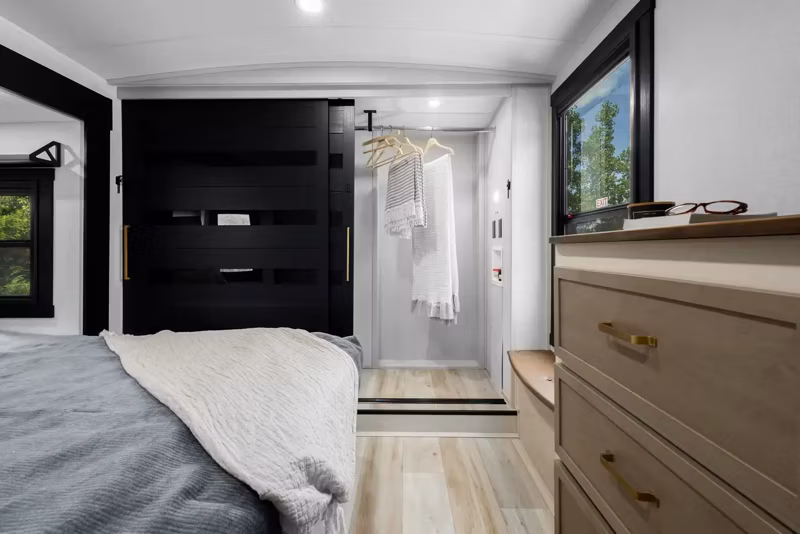 2026 Forest River Hemisphere Fifth Wheels 286RL - Image 20